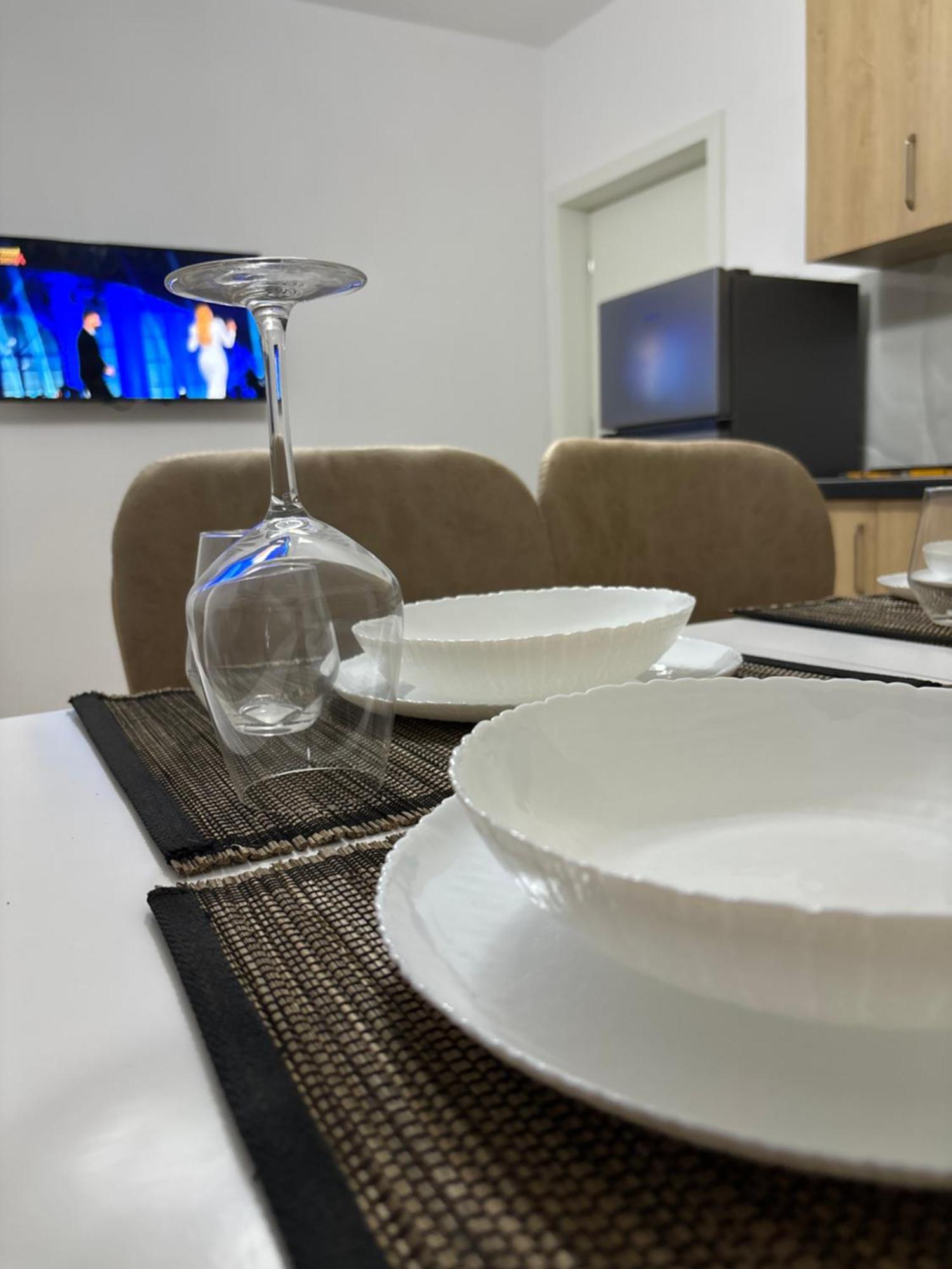 Kevi 'S Place تيرانا المظهر الخارجي الصورة