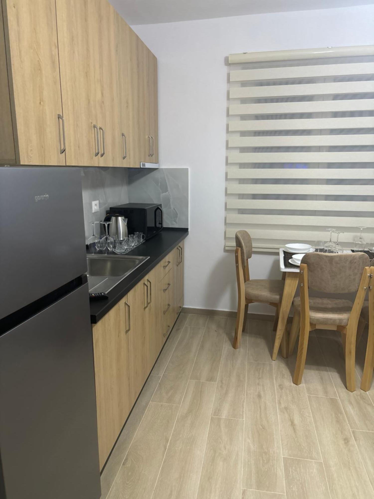 Kevi 'S Place تيرانا المظهر الخارجي الصورة